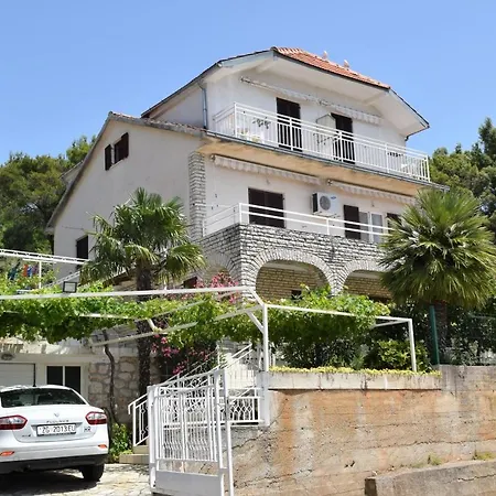 Apartment Njegovan Tisno