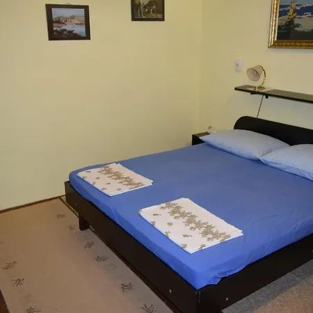 Apartment Njegovan Tisno