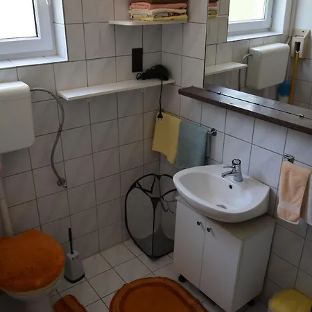 Apartment Njegovan Tisno