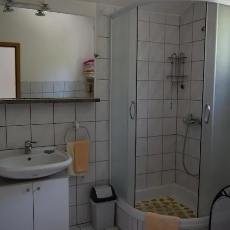 Apartment Njegovan Tisno
